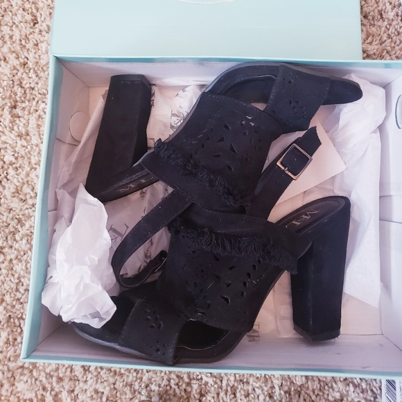 Heels - Picture 2 of 2